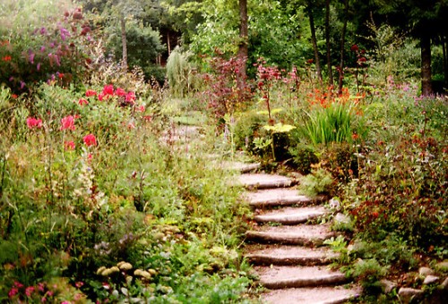 Un jardín de estilo romántico